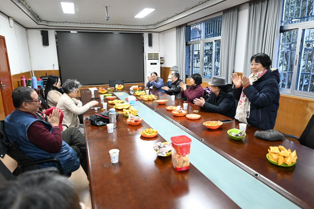 学院退休老同志辞旧岁迎新年座谈会欢乐圆满举行